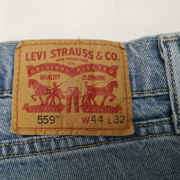 Levi's 559 Men's Size 44/32 Light Wash Zipper & Button Closure Blue Jeans - Picture 3 of 15